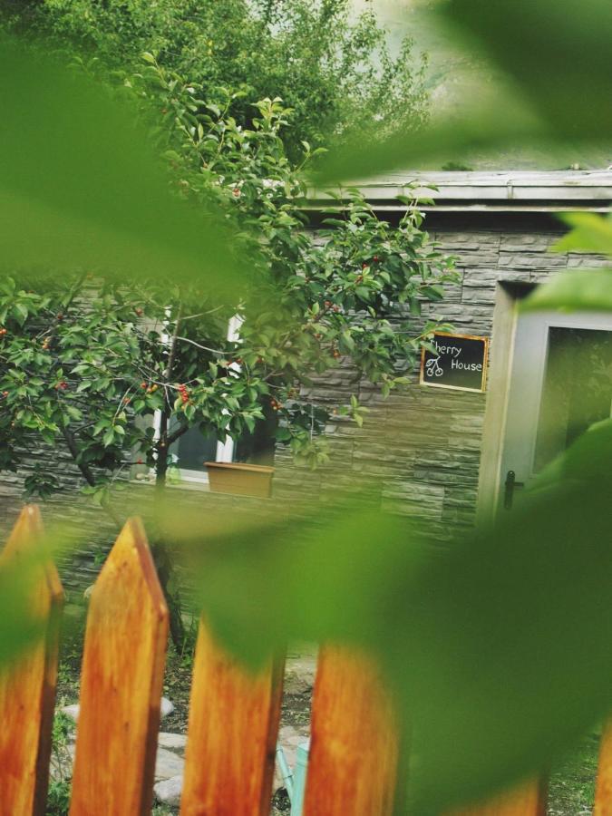 Cherry House Stepancminda Zewnętrze zdjęcie